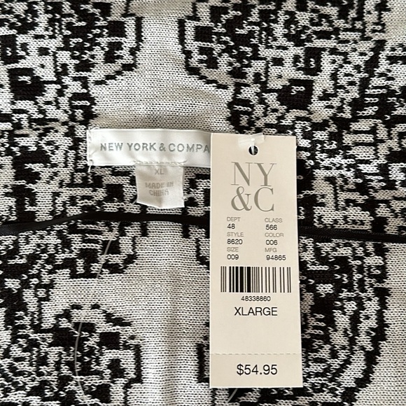 NWT “New York & Company” blk & white asymmetrical hem sweater - Picture 5 of 5